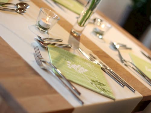 Tischgedeck im L'Asperge in Heusweiler am Hof von Erdbeerland Ernst & Funck